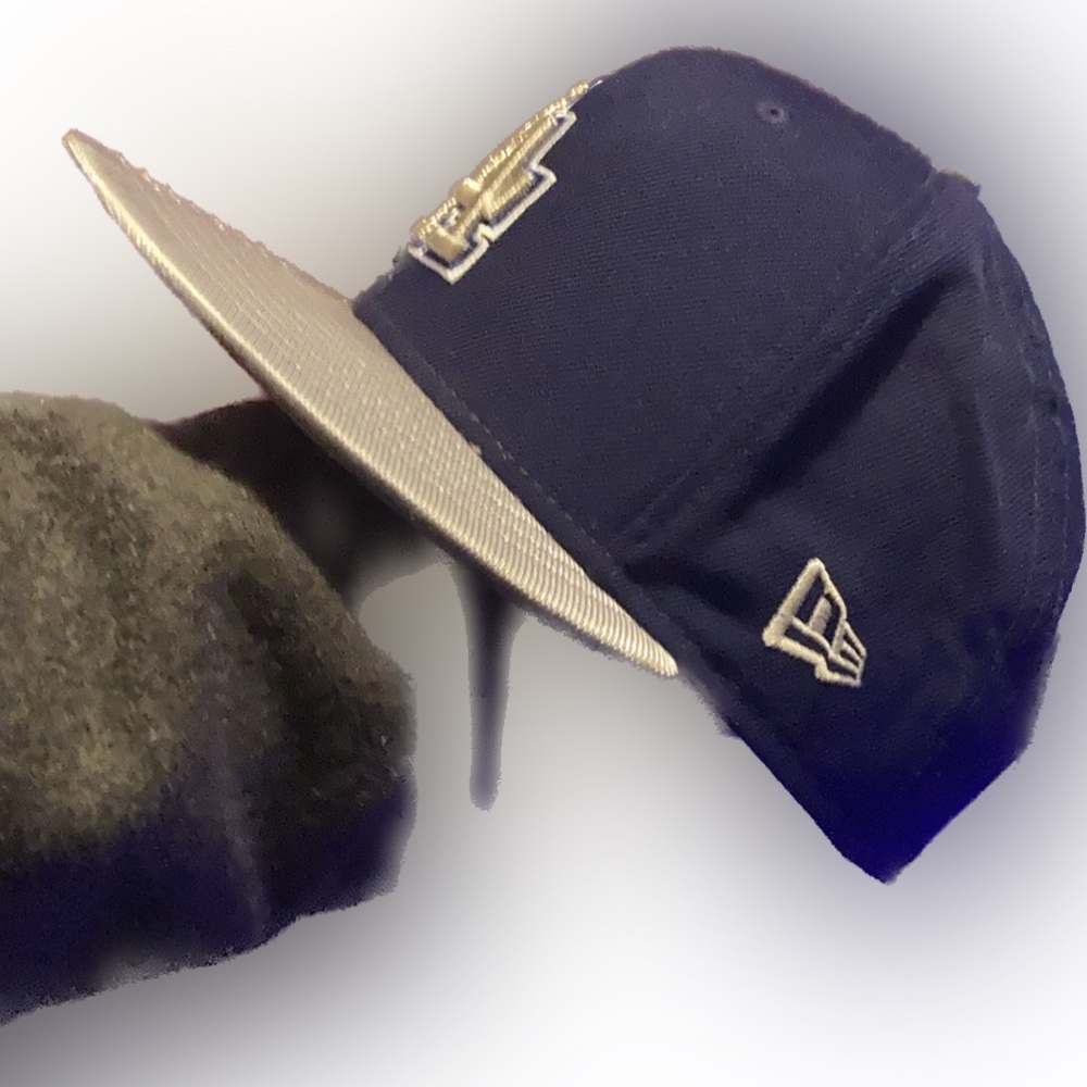 La hat - Picture 2 of 3